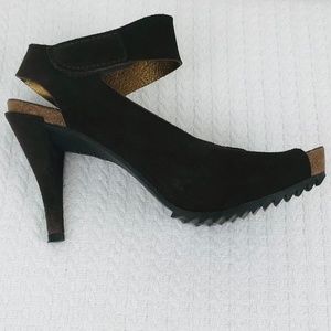 PEDRO GARCIA CSPANA BROWN SUEDE PEEP TOE HEELS